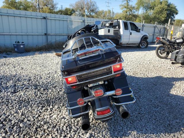 2011 HARLEY-DAVIDSON FLHTCU 1HD1FC415BB659155