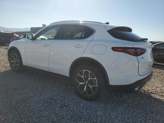 VIN ZASFAKBN5J7C17829 2018 ALFA ROMEO STELVIO no.2