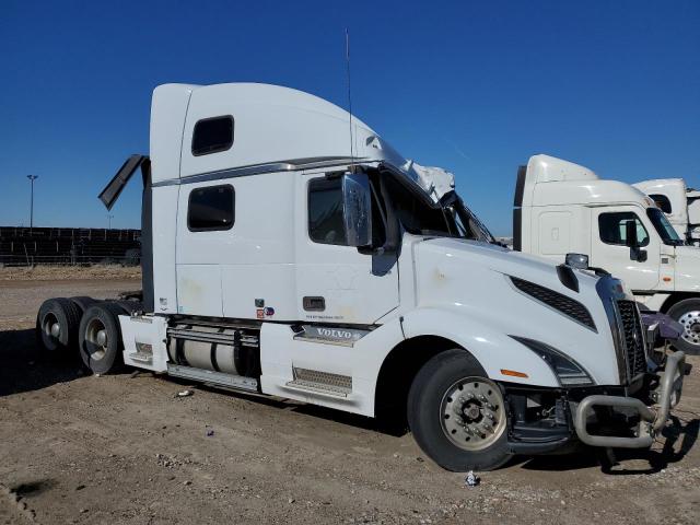 2020 VOLVO VN VNL #2926554280