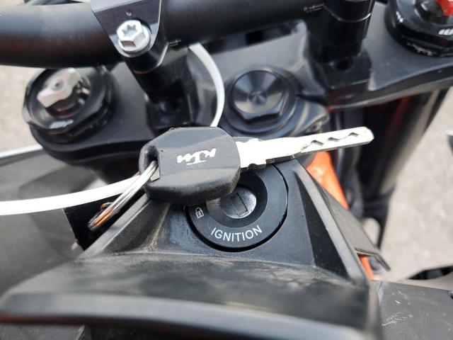 2021 KTM 890 DUKE R VBKTU9408MM808447
