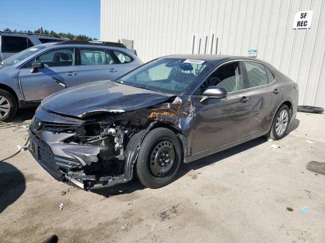 VIN 4T1C11BK1NU054224 2022 Toyota Camry, LE no.1