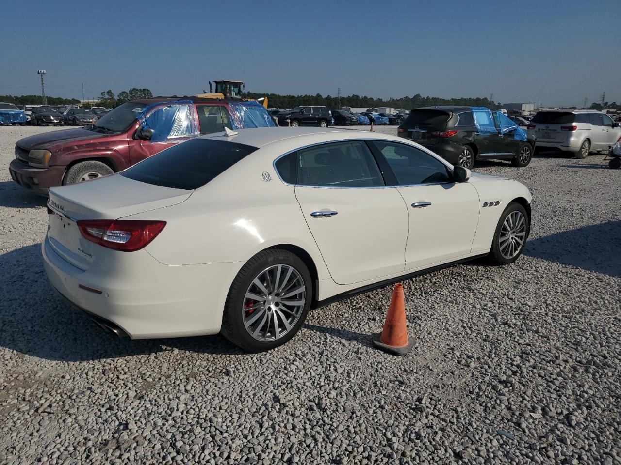 Lot #2955422669 2017 MASERATI QUATTROPOR