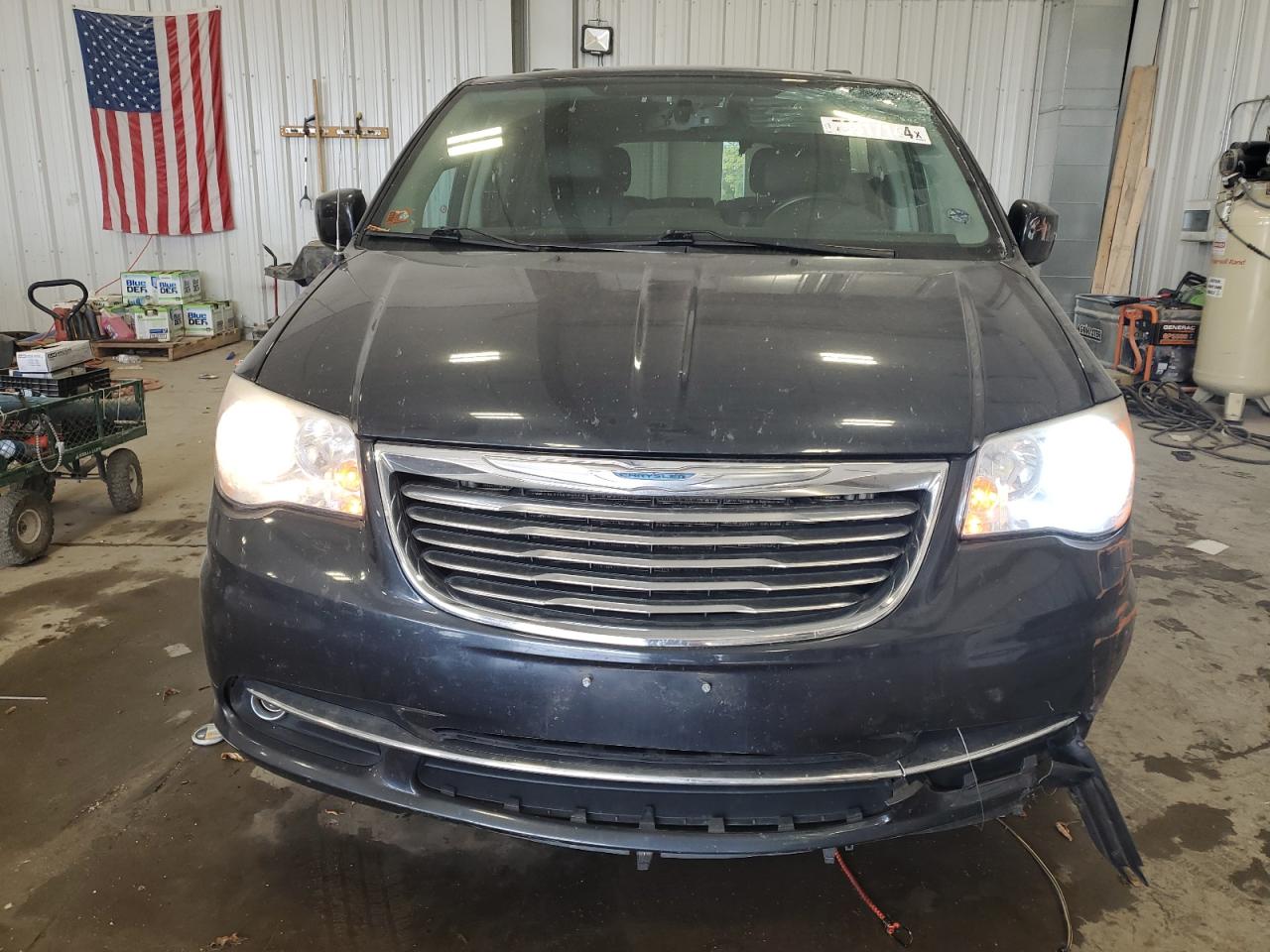 Lot #2924020185 2014 CHRYSLER TOWN & COU