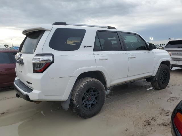 VIN JTEBU5JR8J5547640 2018 Toyota 4runner, Sr5/Sr5... no.3