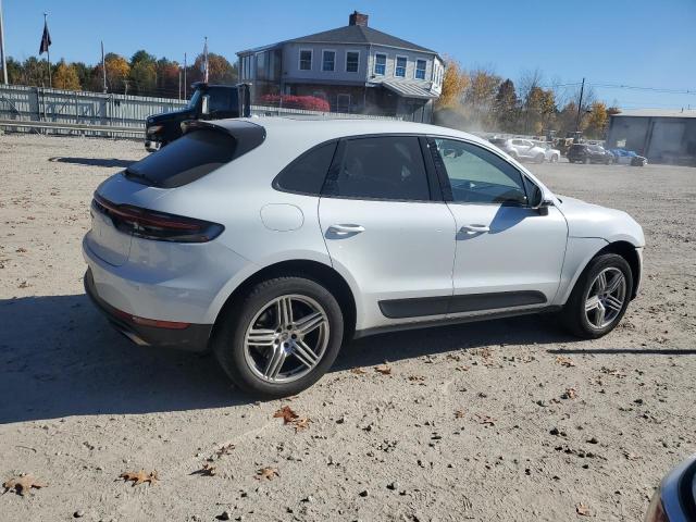 VIN WP1AA2A57KLB03116 2019 Porsche Macan no.3