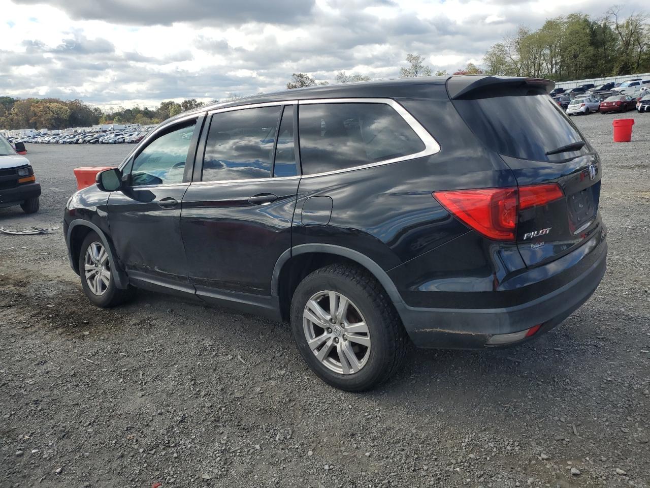 Lot #3048535871 2016 HONDA PILOT LX