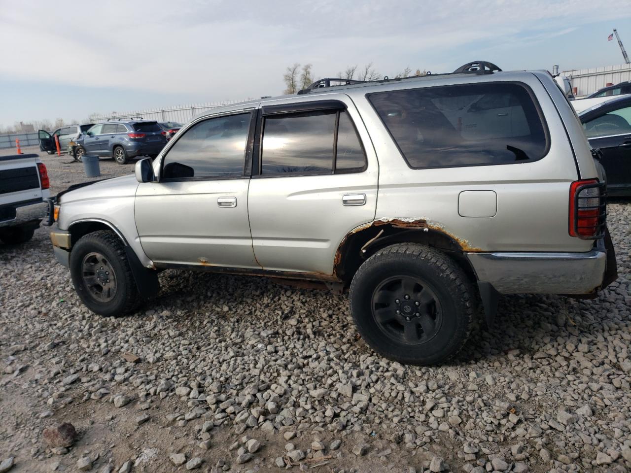 Lot #2988869656 1999 TOYOTA 4RUNNER SR