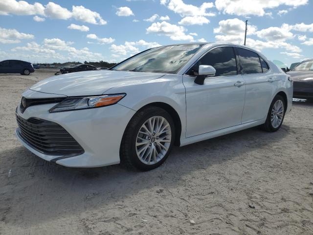 Vin: 4t1f11ak8lu930668, lot: 77107574, toyota camry xle 2020 img_1
