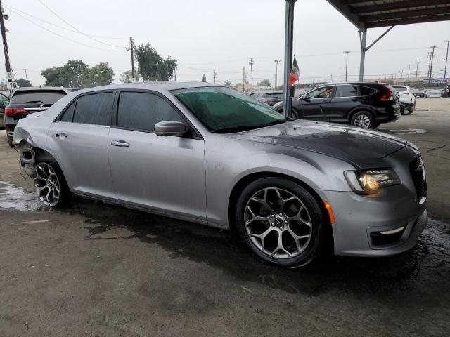 VIN 2C3CCABG9JH261505 2018 CHRYSLER 300 no.4