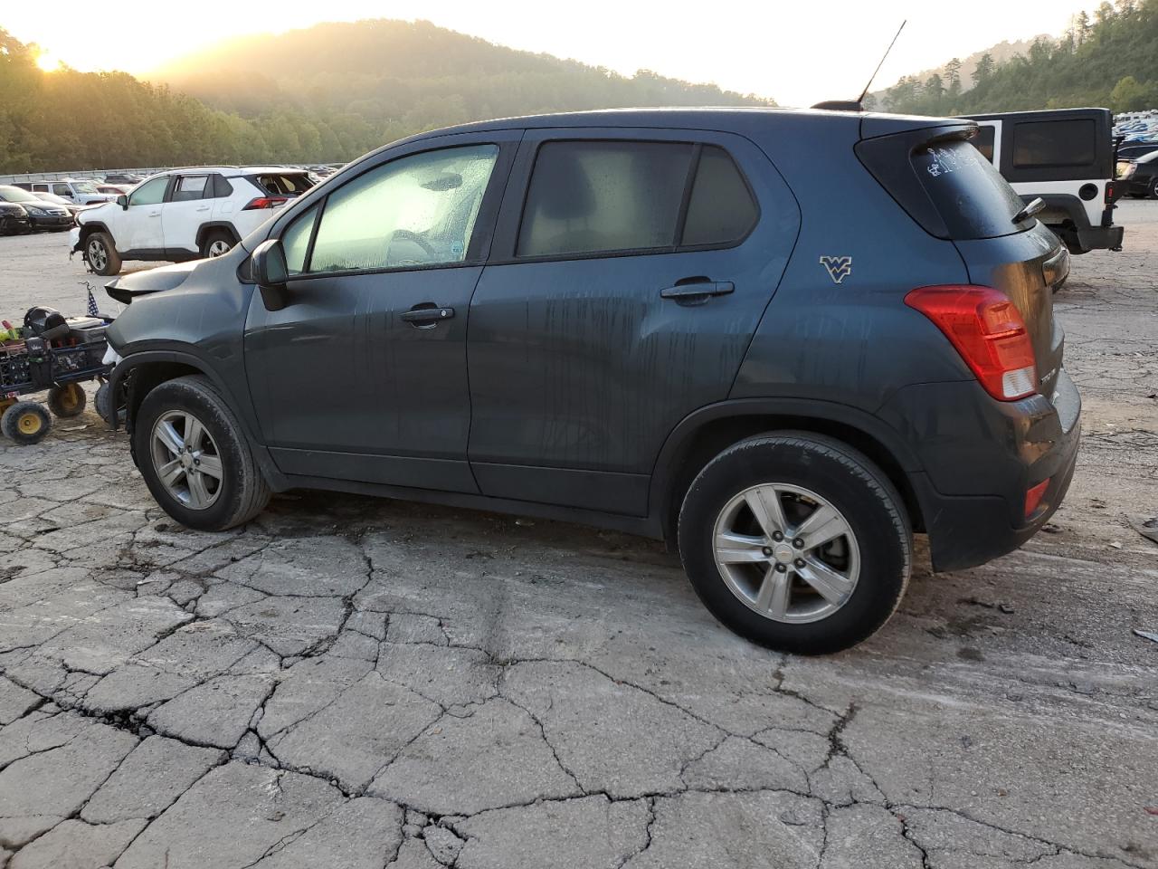 Lot #2974183365 2022 CHEVROLET TRAX LS