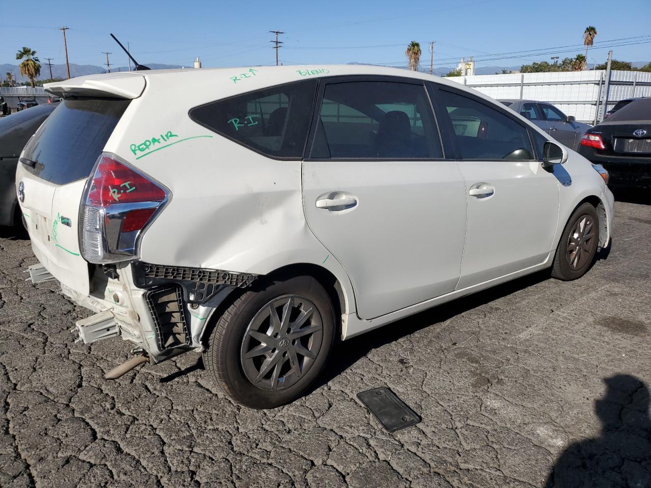 Lot #2991786312 2017 TOYOTA PRIUS V