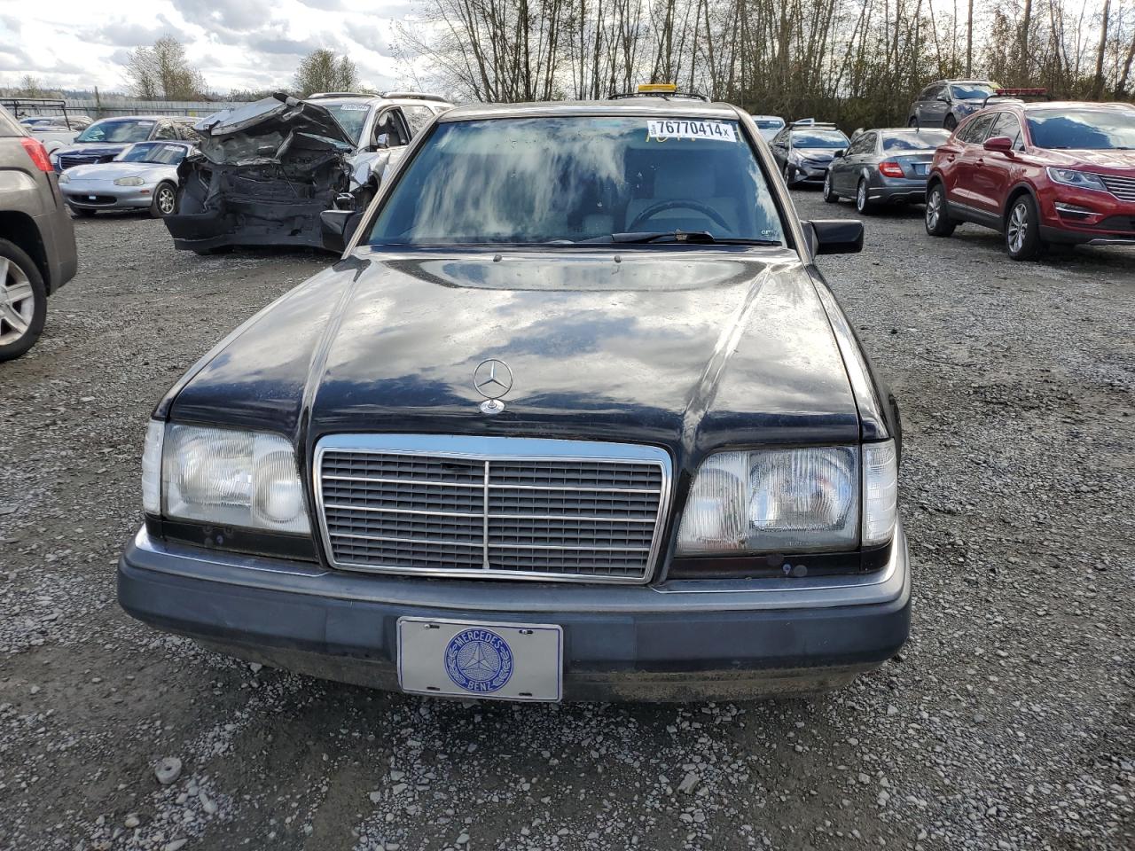 Lot #2994322032 1992 MERCEDES-BENZ 300 E