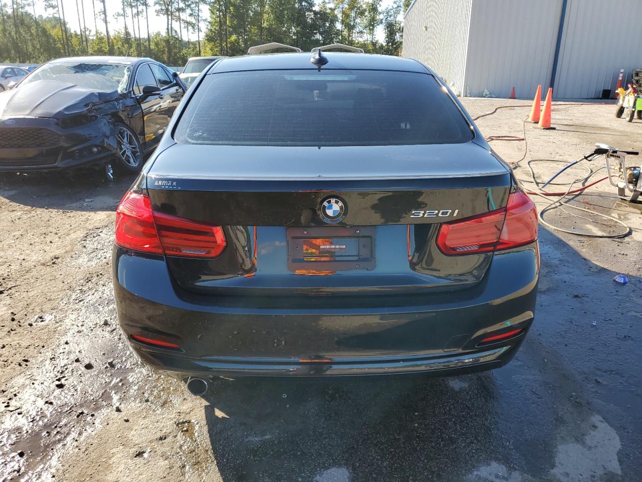 Lot #2907658621 2018 BMW 320 I