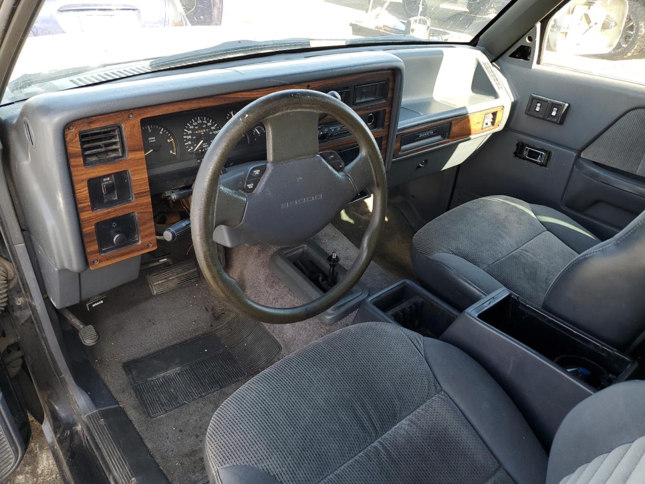 Lot #2991901148 1993 DODGE DAKOTA