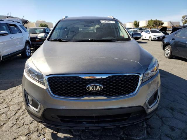 VIN 5XYPG4A50HG250419 2017 KIA Sorento, LX no.5