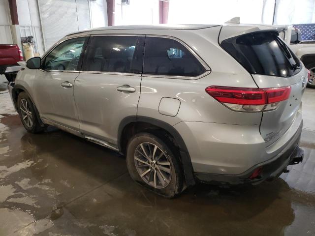 VIN 5TDJZRFH0JS892387 2018 Toyota Highlander, SE no.2