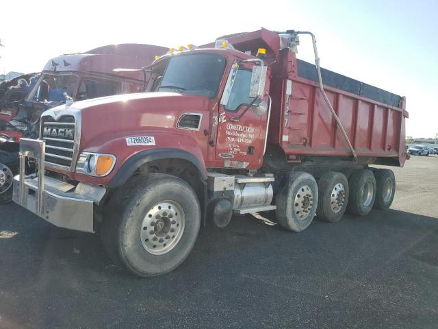 MACK 700 CV700 2004 red conventi diesel 1M2AG11C14M014109 photo #3