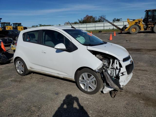 VIN KL8CD6S98FC792088 2015 Chevrolet Spark, 1LT no.4