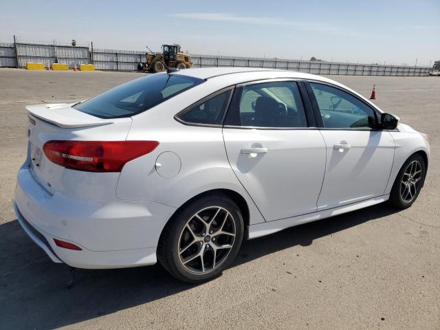 VIN 1FADP3F22FL375621 2015 Ford Focus, SE no.3