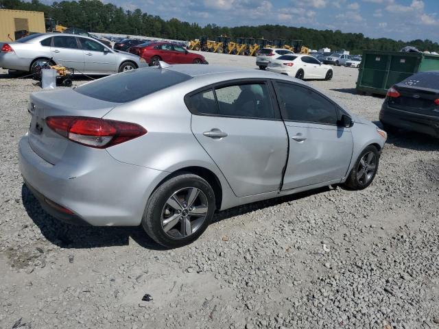 VIN 3KPFK4A76JE232182 2018 KIA Forte, LX no.3