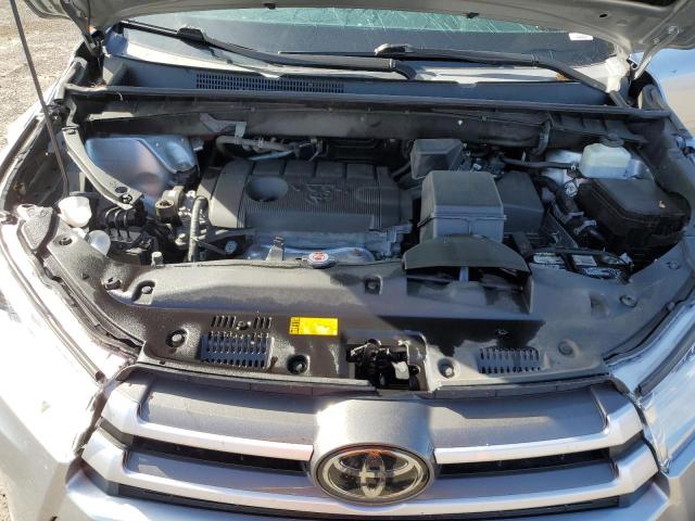 VIN 5TDZARFH7JS037342 2018 Toyota Highlander, LE no.11