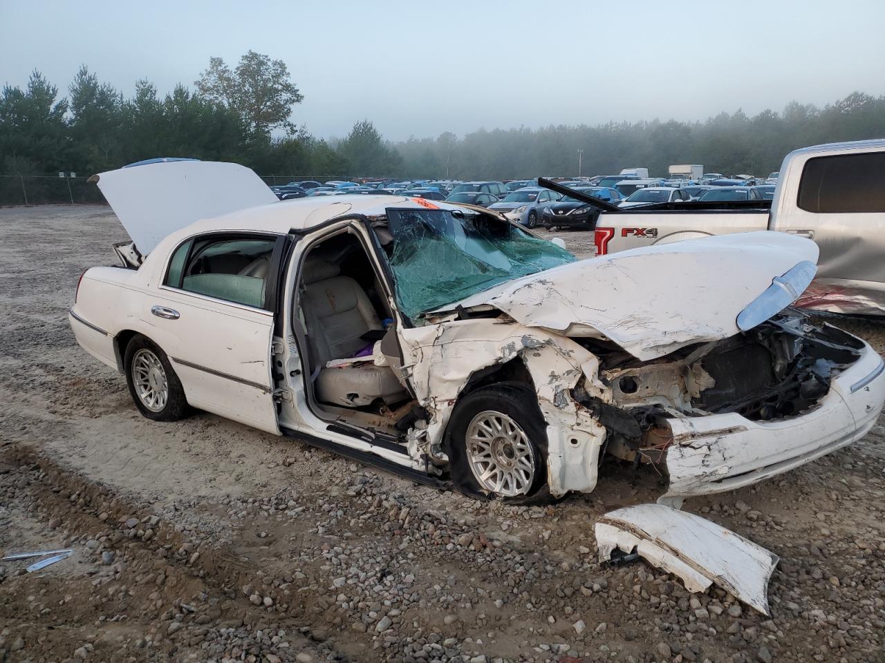 Lot #2926059719 1999 LINCOLN TOWN CAR S