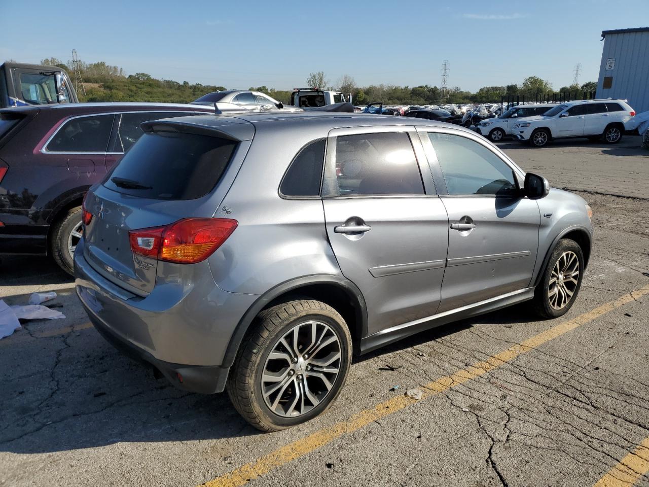 Lot #2925897213 2017 MITSUBISHI OUTLANDER