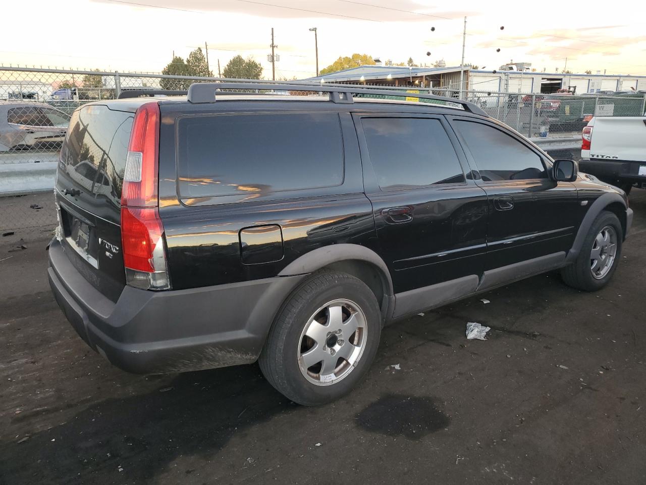 Lot #2940974433 2002 VOLVO V70 XC