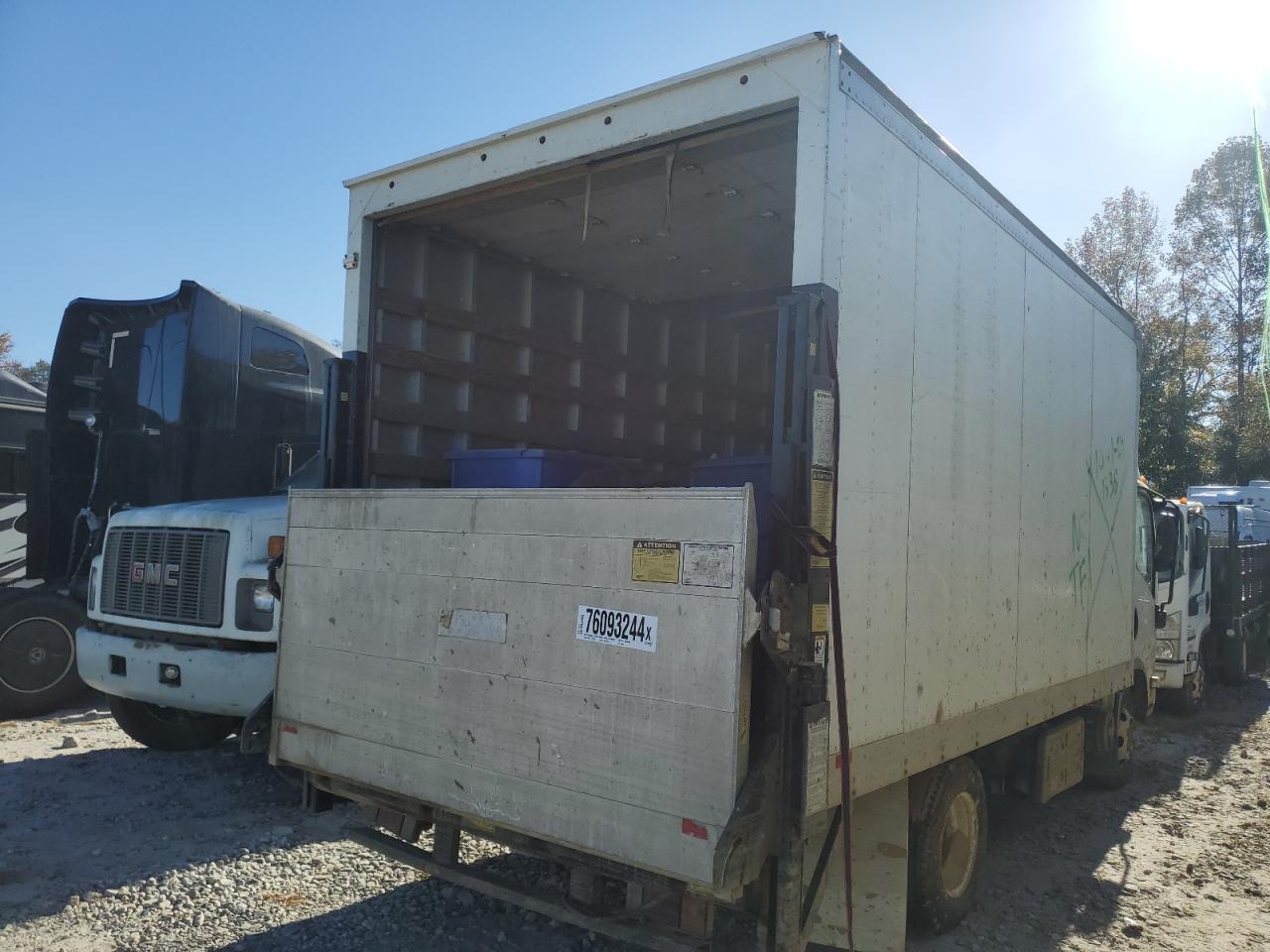 Lot #2924161152 2012 ISUZU NPR