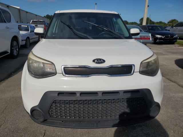 VIN KNDJN2A2XF7781613 2015 KIA Soul no.5