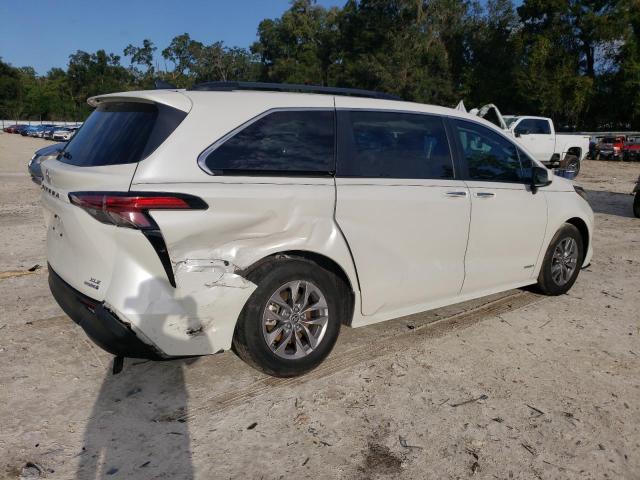 VIN 5TDYRKEC2MS006635 2021 Toyota Sienna, Xle no.3