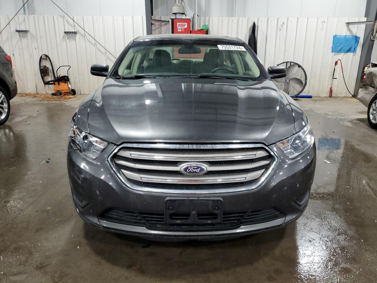 Lot #2902714283 2015 FORD TAURUS SE