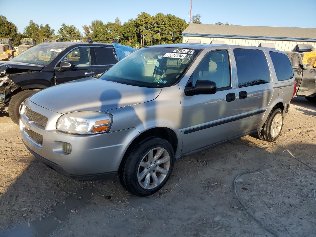 Lot #2976804758 2006 CHEVROLET UPLANDER L