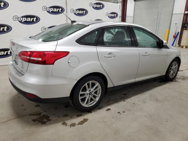 VIN 1FADP3F26JL297501 2018 Ford Focus, SE no.3