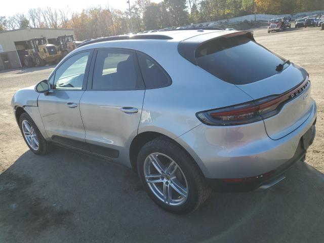 VIN WP1AA2A52LLB14302 2020 Porsche Macan no.2