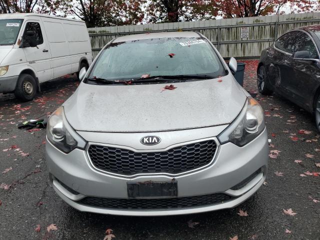 VIN KNAFK4A65G5554451 2016 KIA Forte, LX no.5