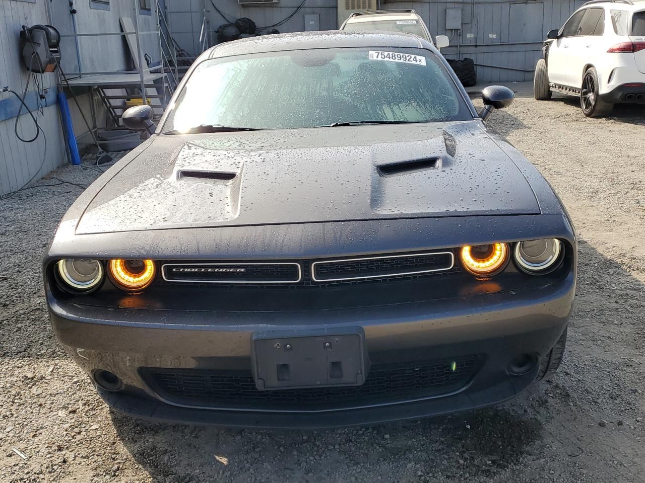 Lot #2945485096 2016 DODGE CHALLENGER