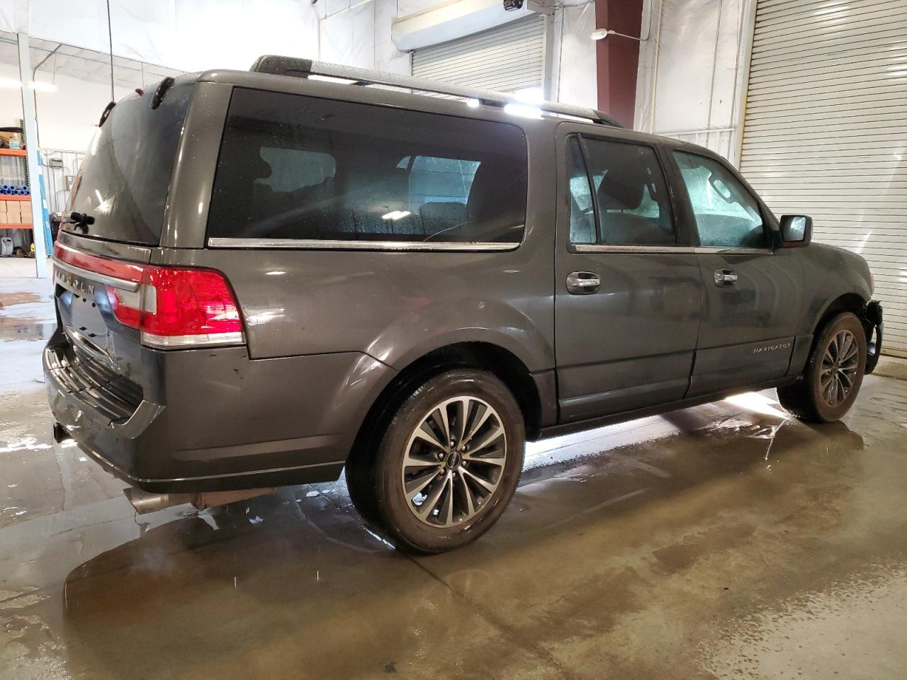 Lot #3029374685 2017 LINCOLN NAVIGATOR