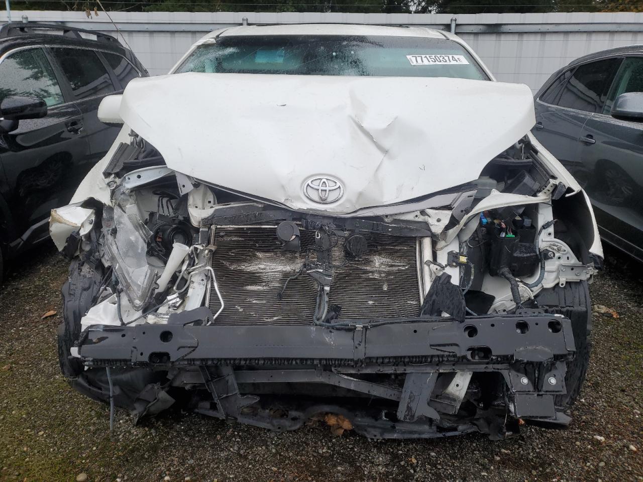 Lot #3029799268 2016 TOYOTA SIENNA XLE