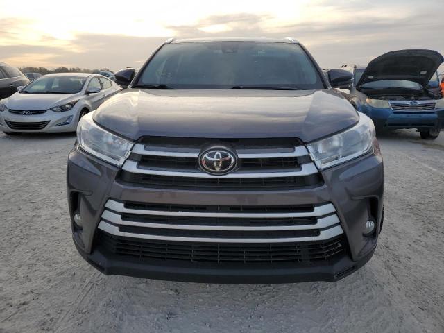 VIN 5TDKZRFH0KS569124 2019 Toyota Highlander, SE no.5