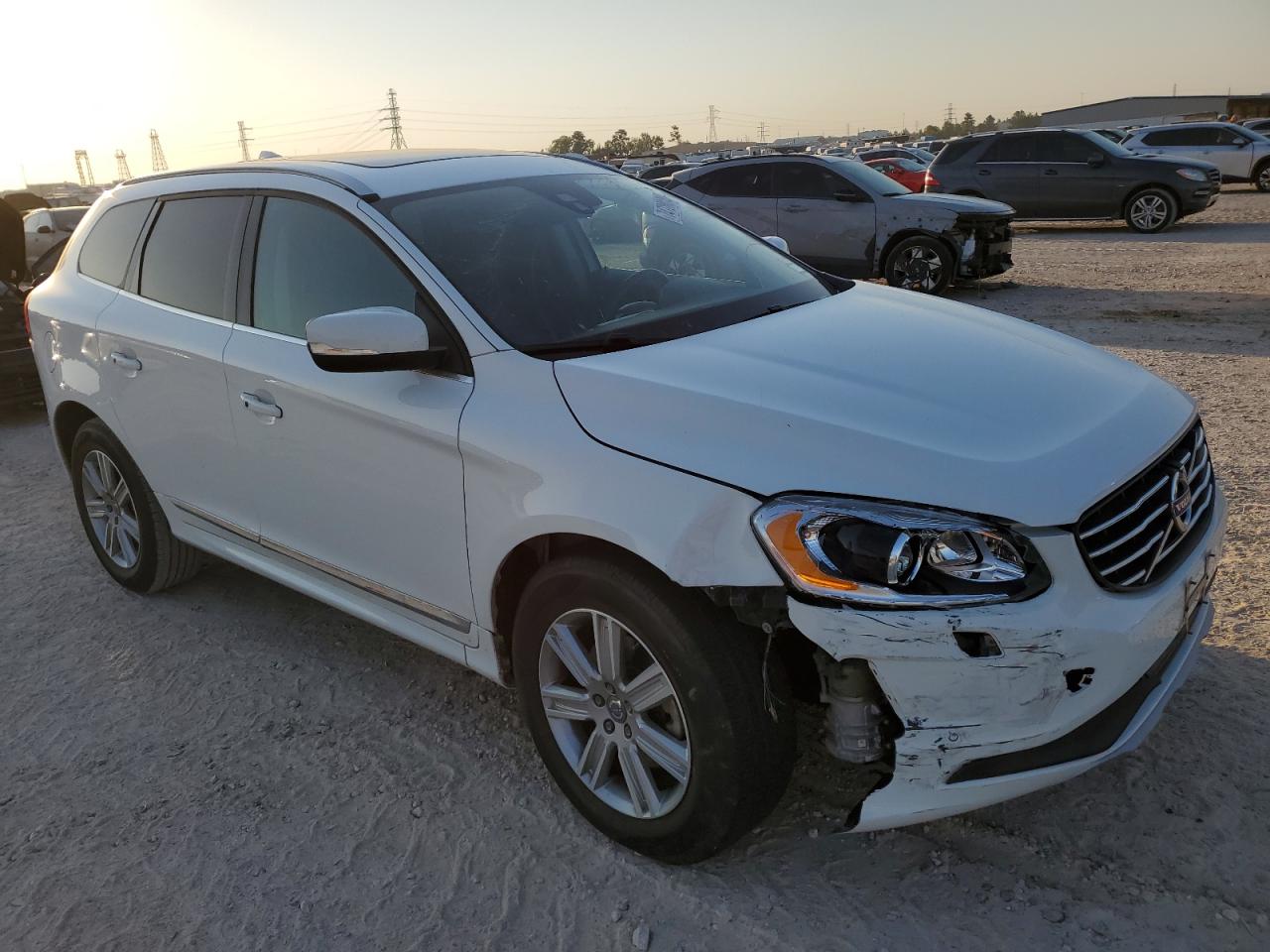 Lot #2960061116 2017 VOLVO XC60 T5 IN