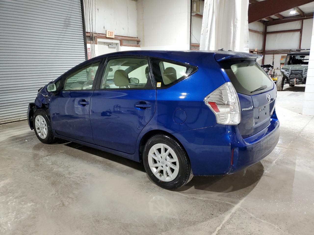 Lot #2921295871 2014 TOYOTA PRIUS V