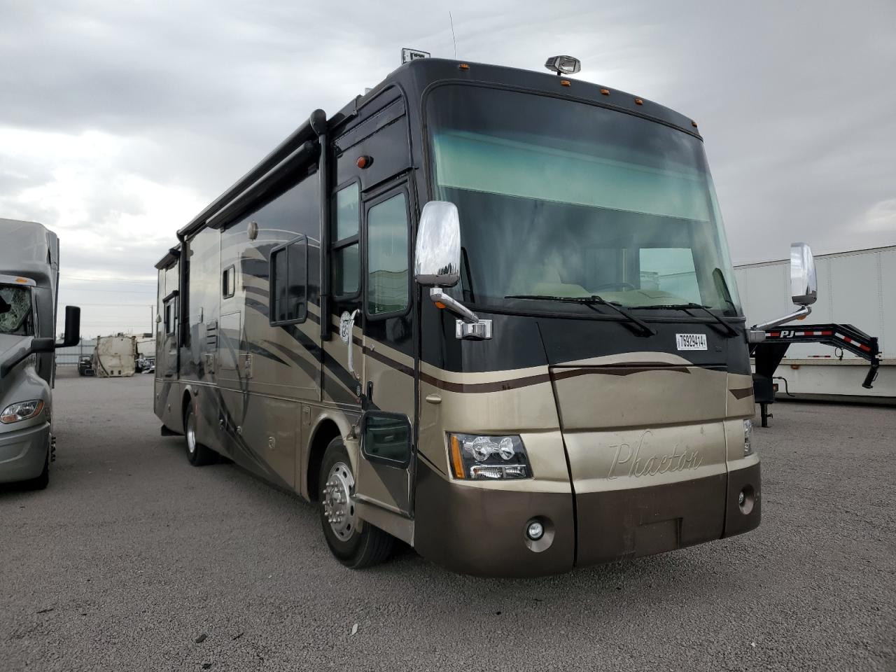 Freightliner XC Raised Rail Rear Engine Motor Home Chassis 2008 