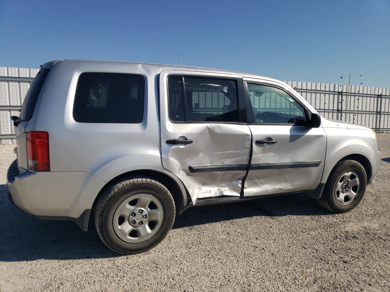 HONDA PILOT LX 2011 silver  gas 5FNYF3H24BB053135 photo #4