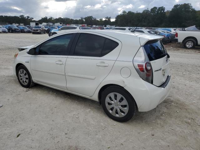 VIN JTDKDTB31E1573318 2014 Toyota Prius no.2