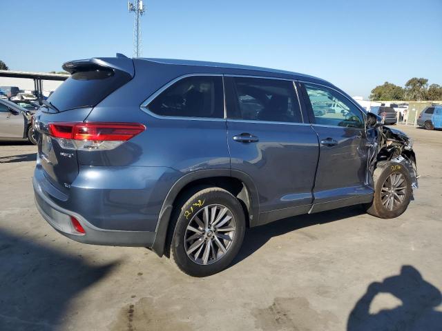 VIN 5TDJGRFH0KS054500 2019 Toyota Highlander, Hybrid no.3