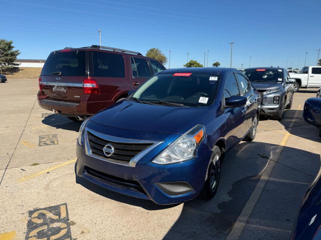 NISSAN VERSA S 2019 blue  gas 3N1CN7AP8KL803666 photo #3