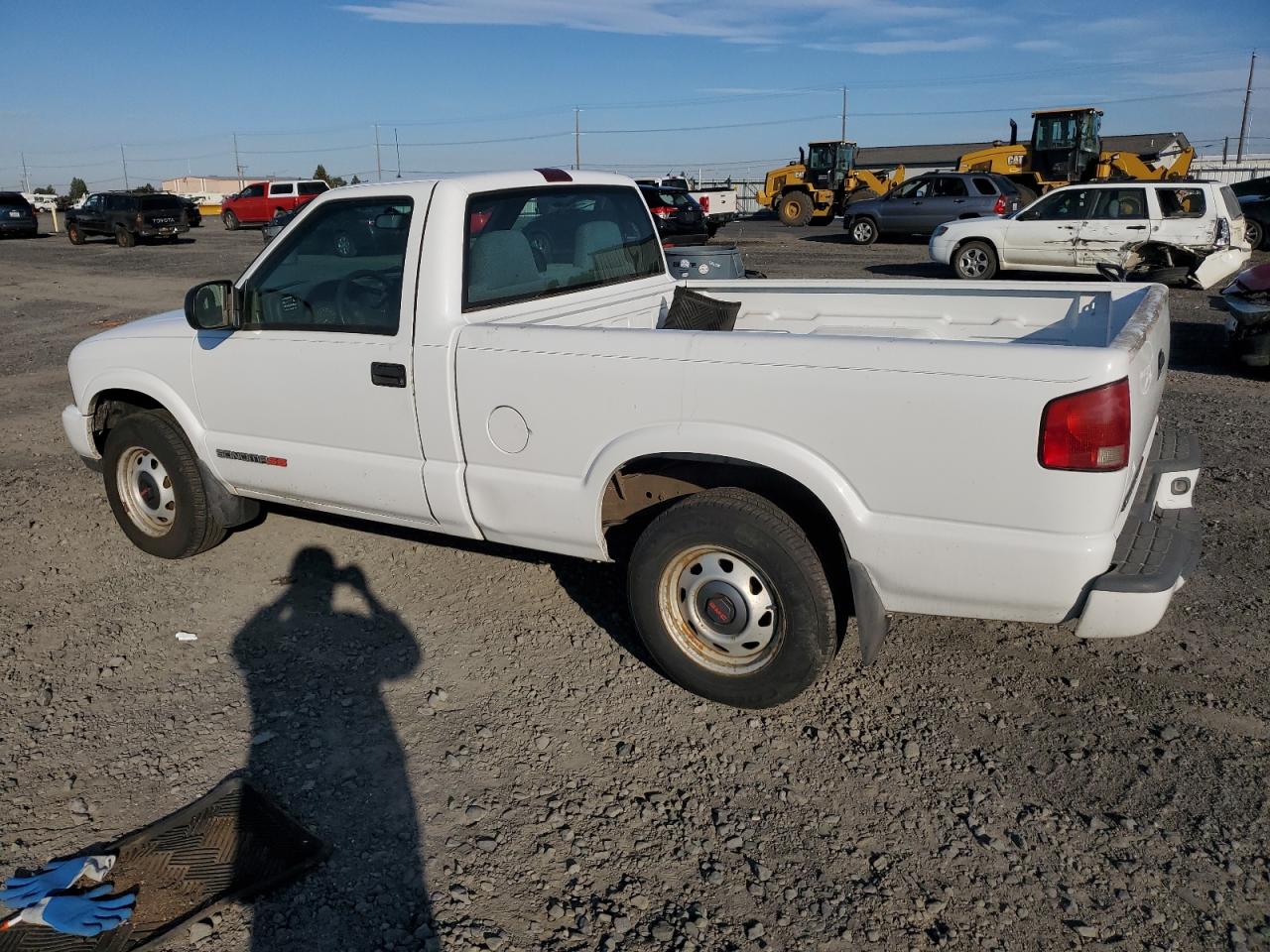 GMC SONOMA 1999 white  gas 1GTDT14X2X8527880 photo #3