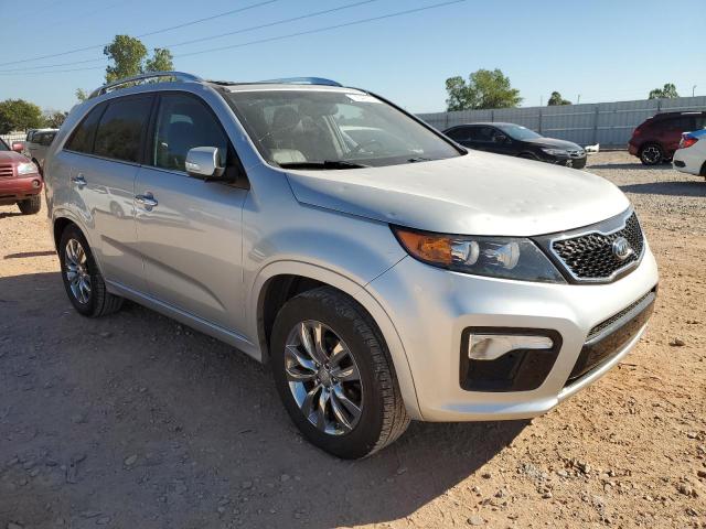 VIN 5XYKW4A28DG384334 2013 KIA Sorento, SX no.4