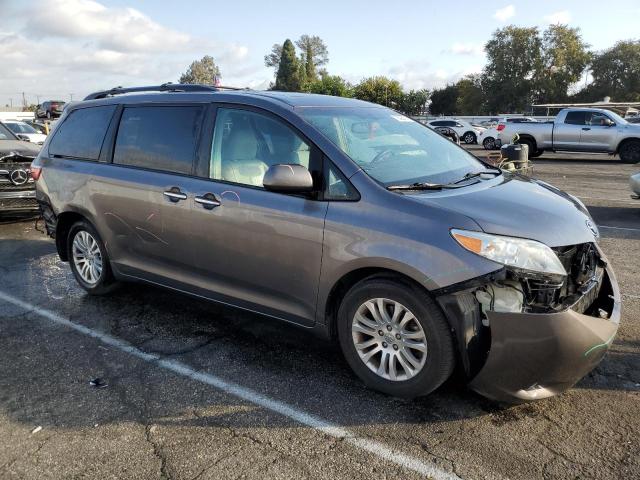 VIN 5TDYK3DC3GS718569 2016 Toyota Sienna, Xle no.4